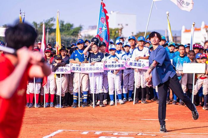 首度移師彰化！亞運國手林昱珉在徐生明少棒賽中受到台、韓小球員的高度熱愛